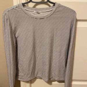 Soft casual shirt. White and black